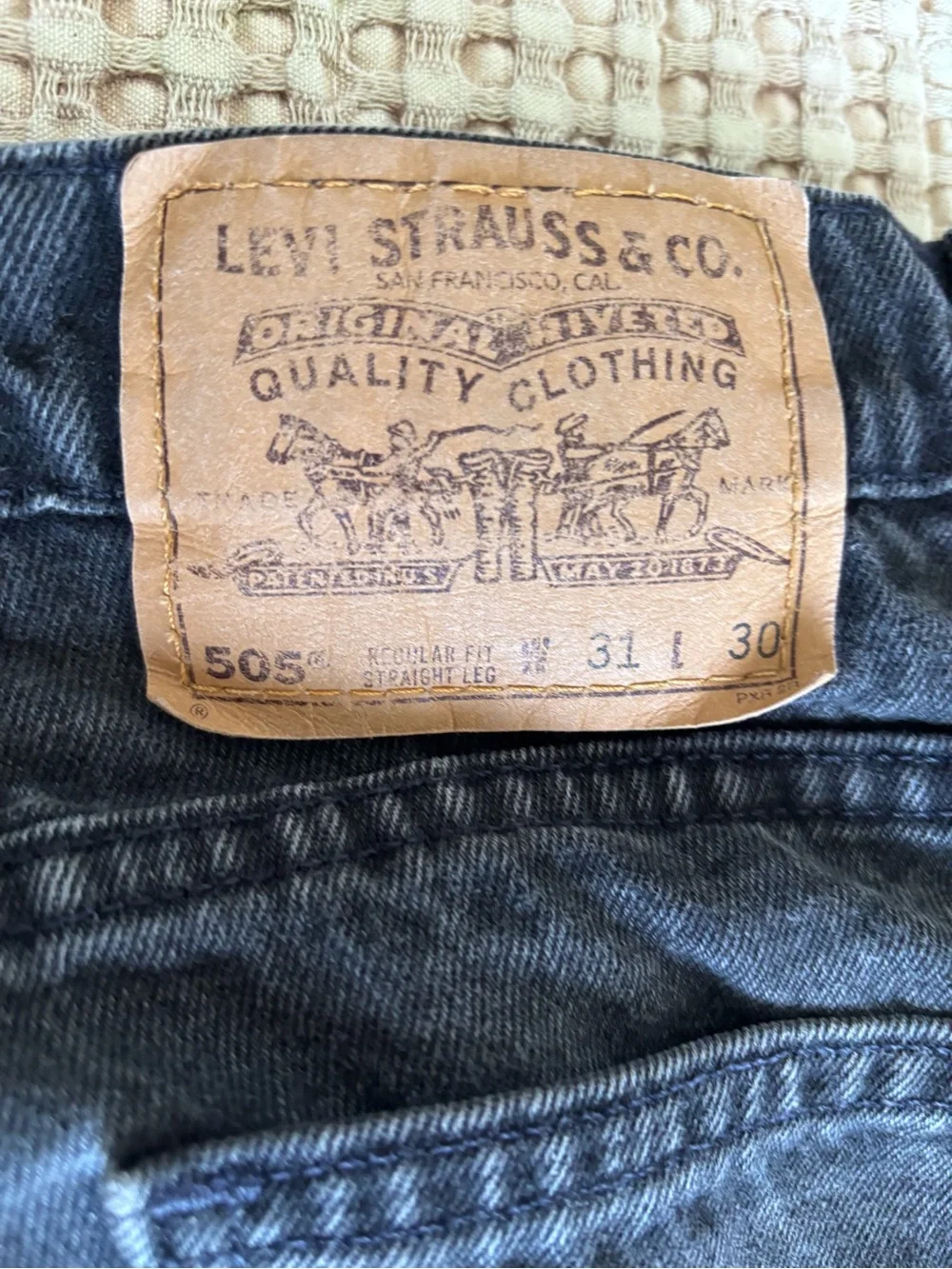 Vintage Levi's 505 Men's Dark Gray Denim Jeans